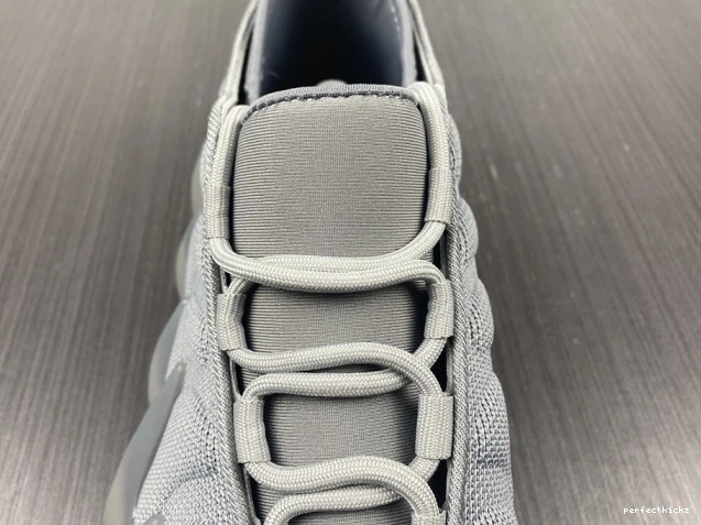 400 ADIDAS YEEZY H68033 0820
